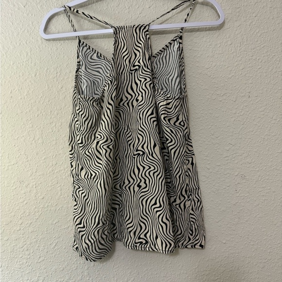 Cute Top - Picture 5 of 5